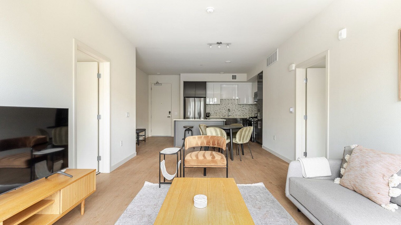 Photo of Livingroom in Piedmont Avenue