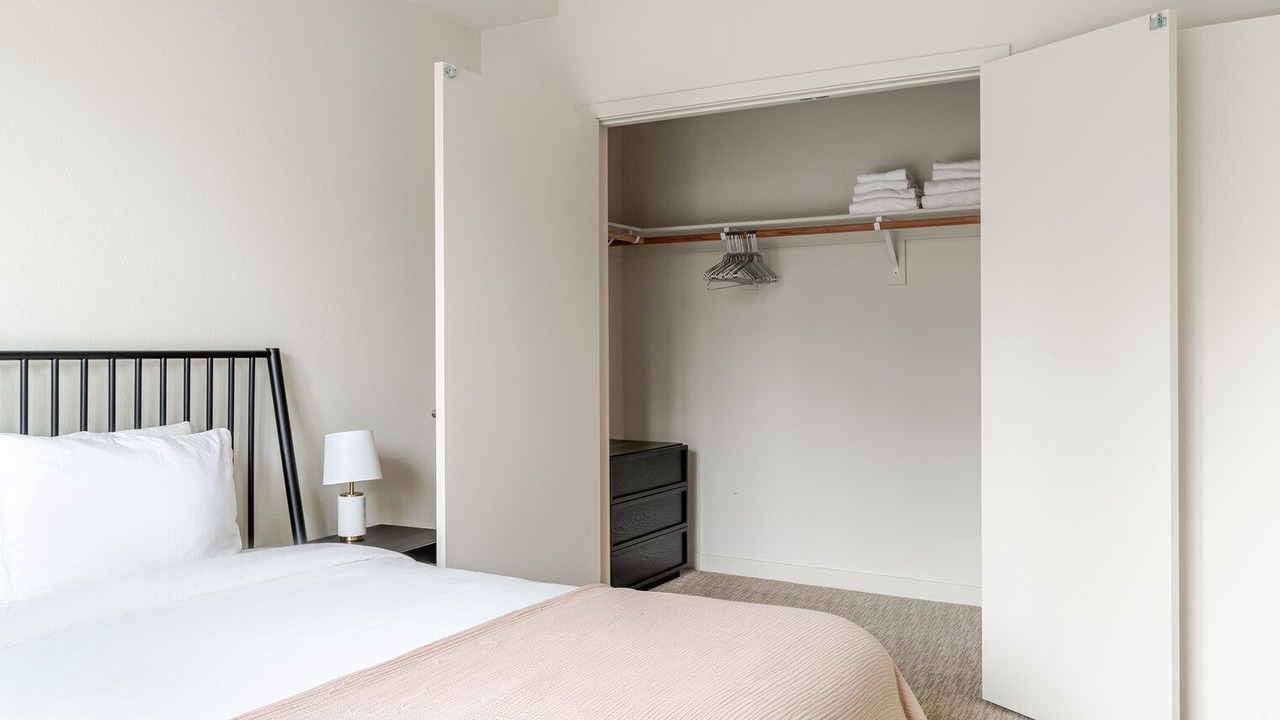 Photo of Bedroom in Piedmont Avenue