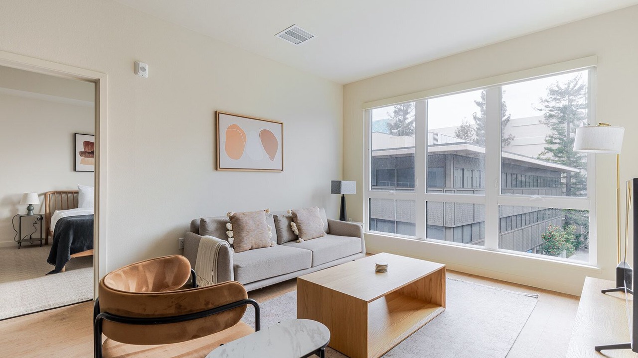 Photo of Livingroom in Piedmont Avenue