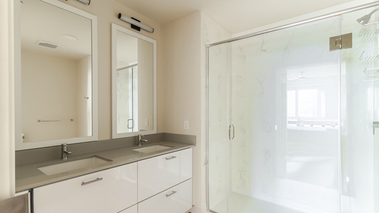 Photo of Bathroom in Piedmont Avenue