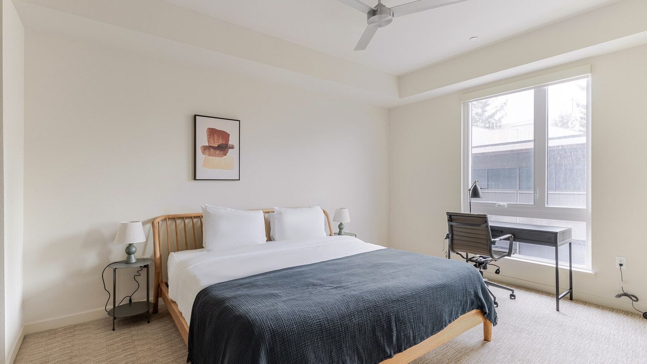 Photo of Bedroom in Piedmont Avenue