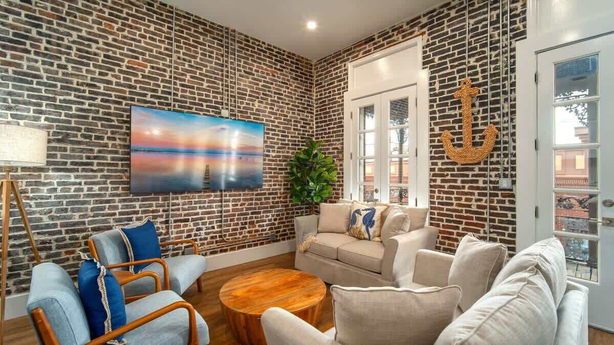 Photo of Livingroom in Historic Seaport