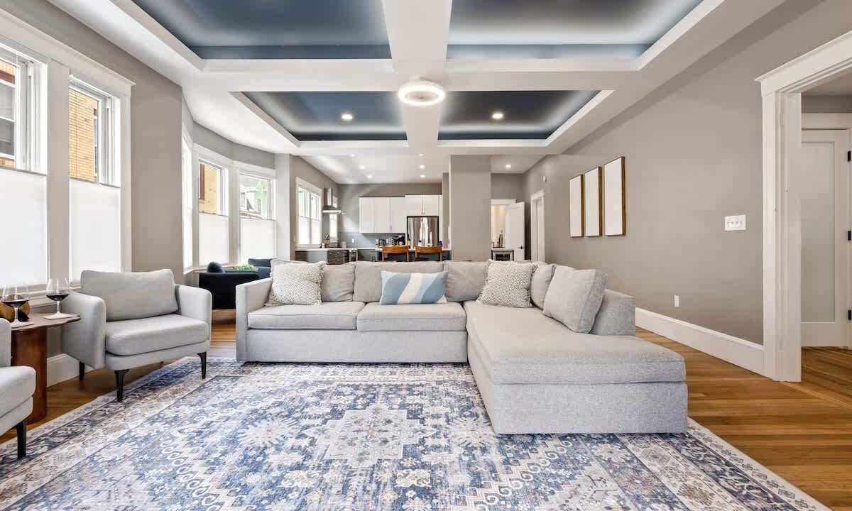 Photo of Livingroom in Deering Center