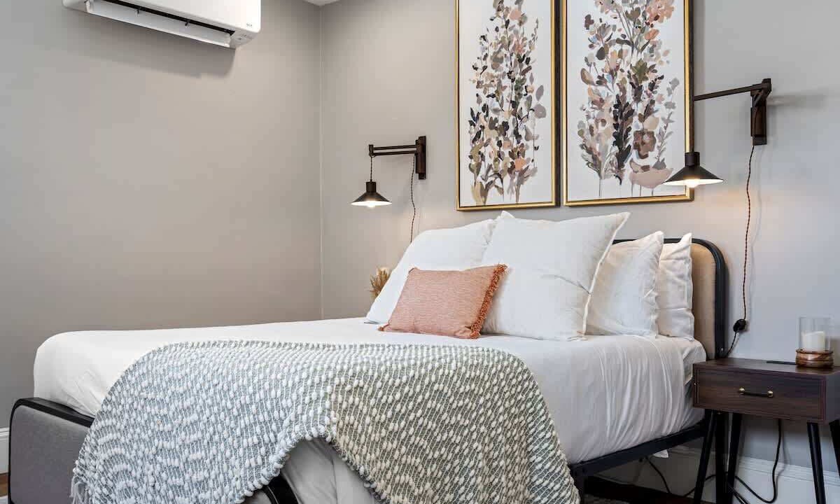 Photo of Bedroom in Deering Center