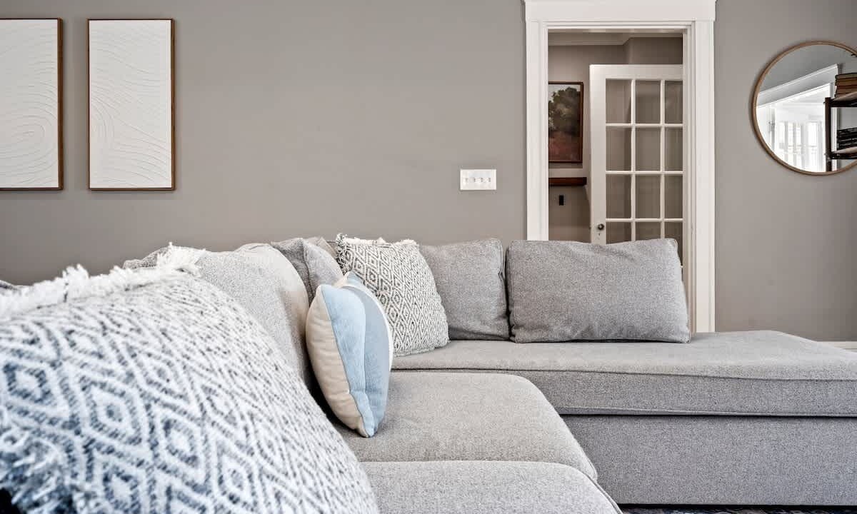 Photo of Livingroom in Deering Center