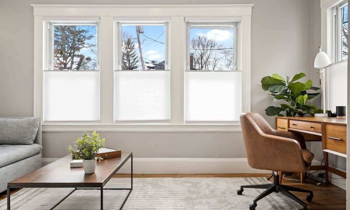 Photo of Livingroom in Deering Center