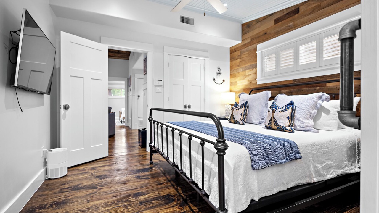 Photo of Bedroom in Enchanted Oaks
