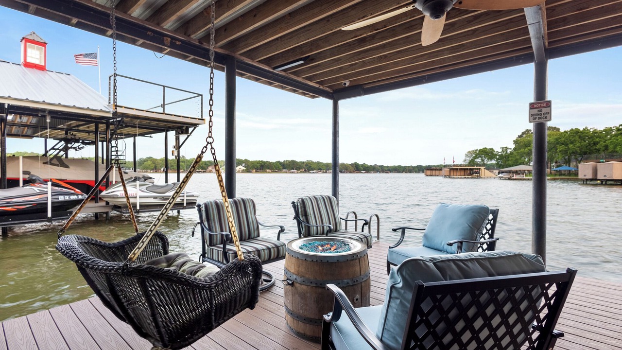 Photo of Patio Balcony in Enchanted Oaks