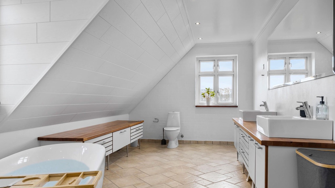 Photo of Bathroom in Rodding