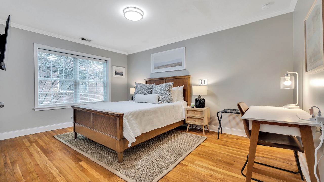 Photo of Bedroom in Biltmore Acres