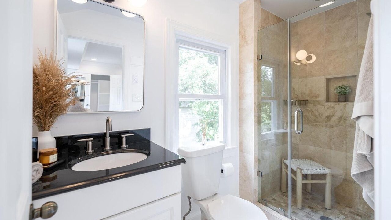 Photo of Bathroom in Aurora Highlands