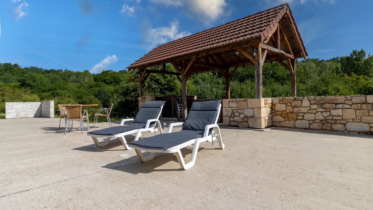 Photo of Outdoor in Saint-Cernin-de-lHerm