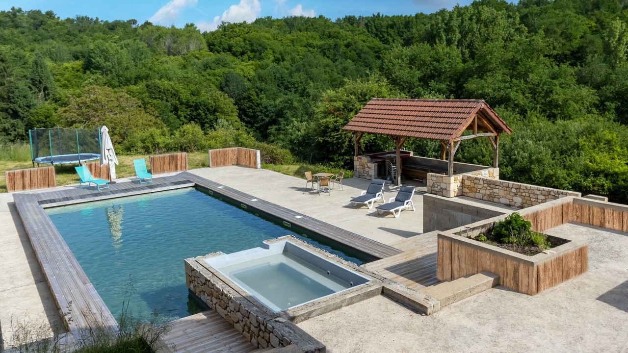 Photo of Outdoor in Saint-Cernin-de-lHerm