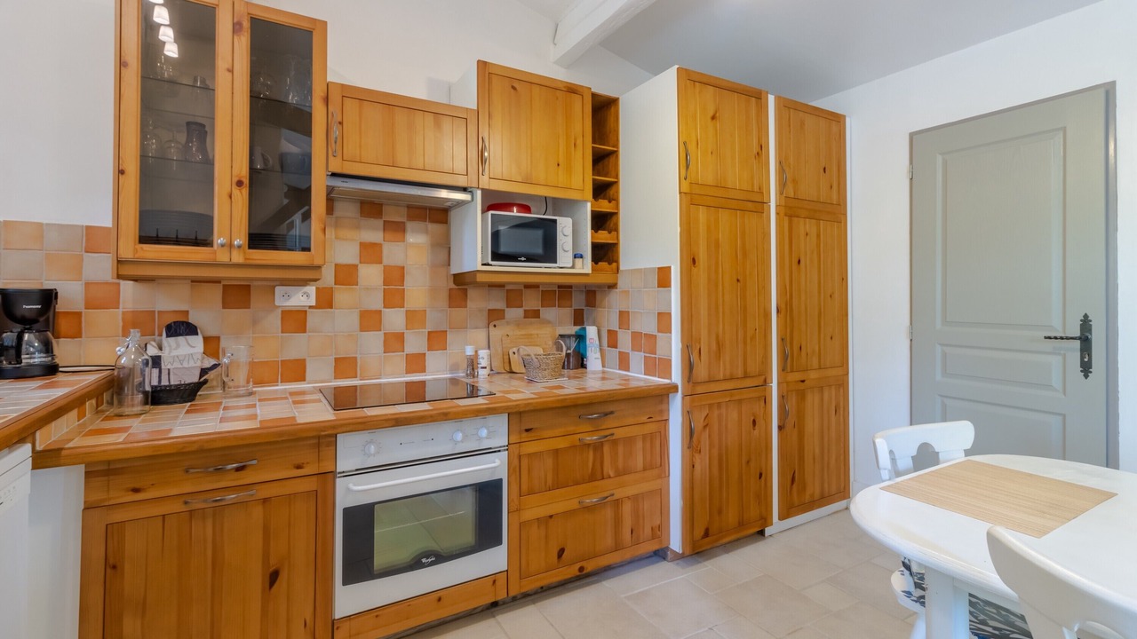 Photo of Kitchen in Saint-Cernin-de-lHerm