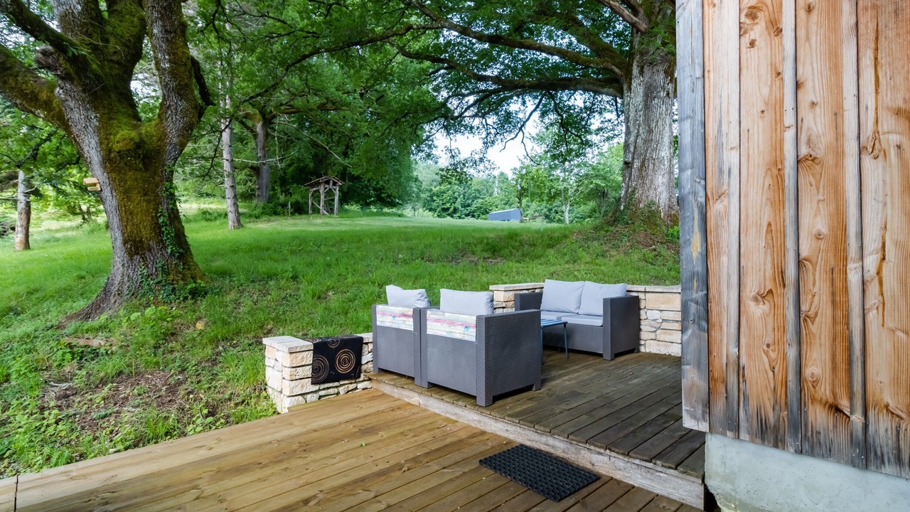 Photo of Patio Balcony in Saint-Cernin-de-lHerm