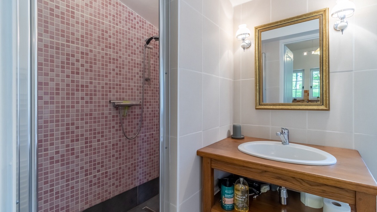 Photo of Bathroom in Saint-Cernin-de-lHerm