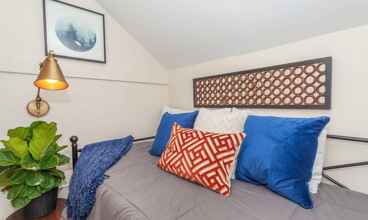 Photo of Bedroom in Highland Park