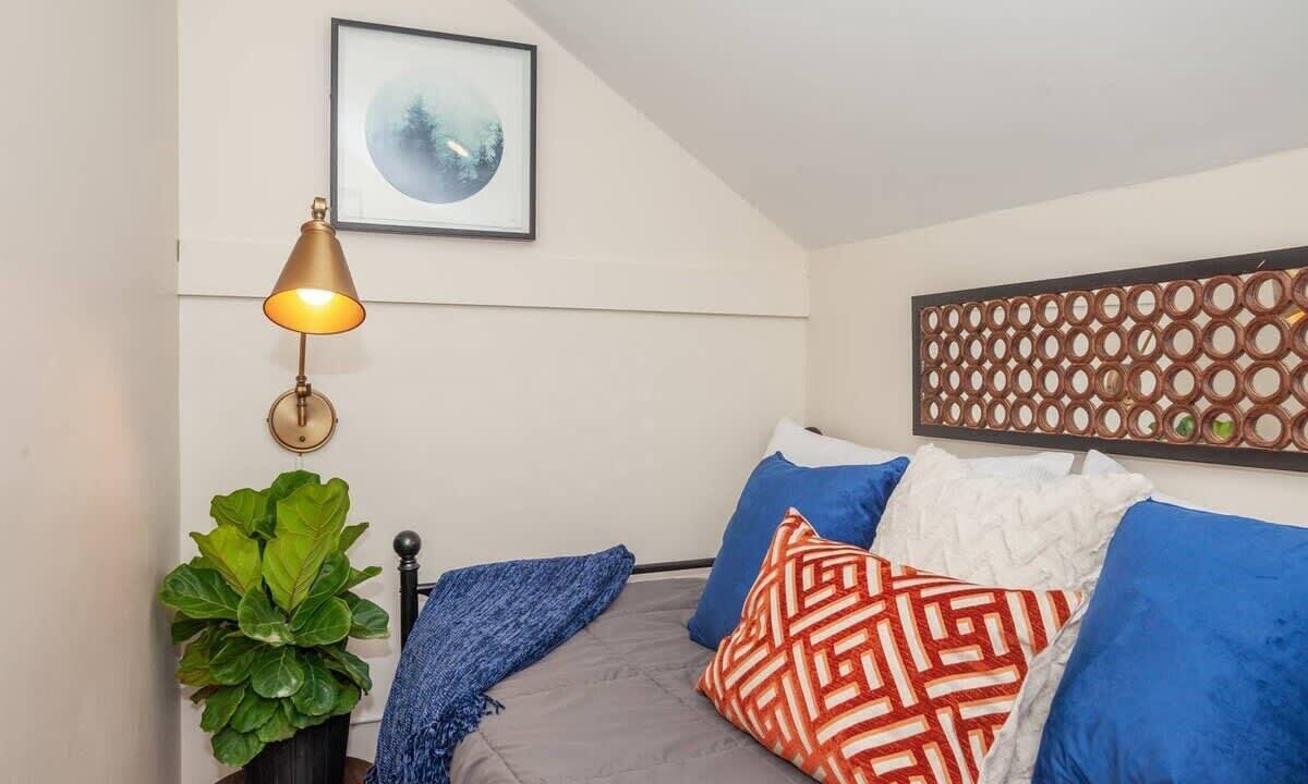 Photo of Bedroom in Highland Park