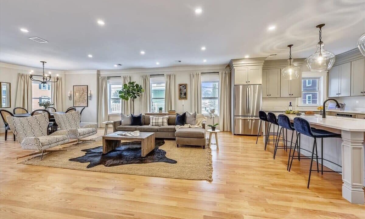 Photo of Livingroom in Upham's Corner