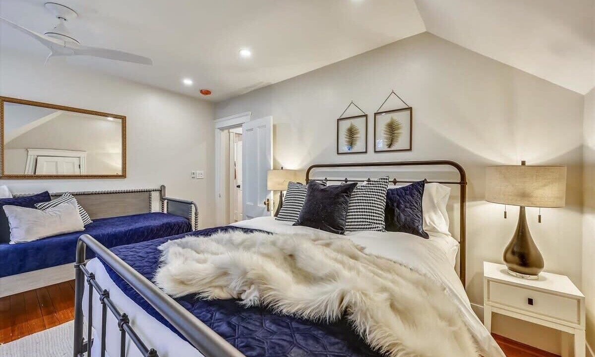 Photo of Bedroom in Upham's Corner