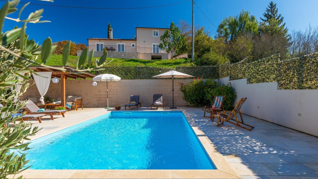 Photo of Outdoor in Beram