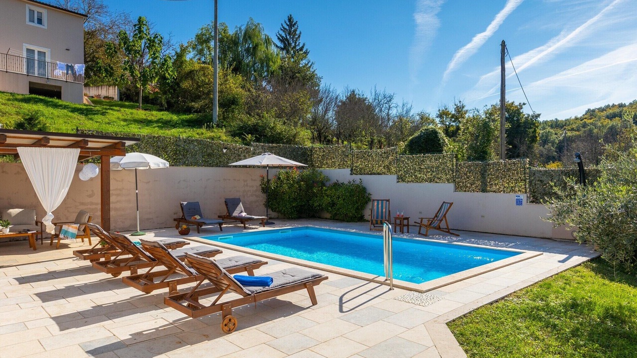 Photo of Outdoor in Beram