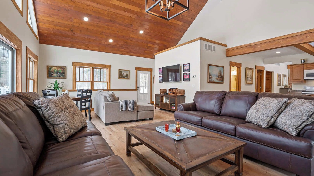 Photo of Livingroom in Kendall