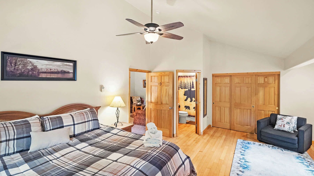 Photo of Bathroom in Summit Estates