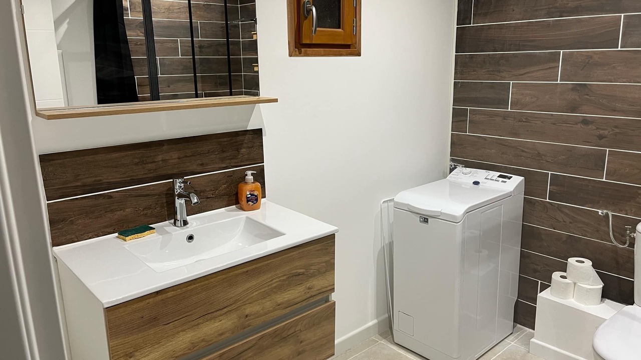 Photo of Bathroom in Saint-Aignan