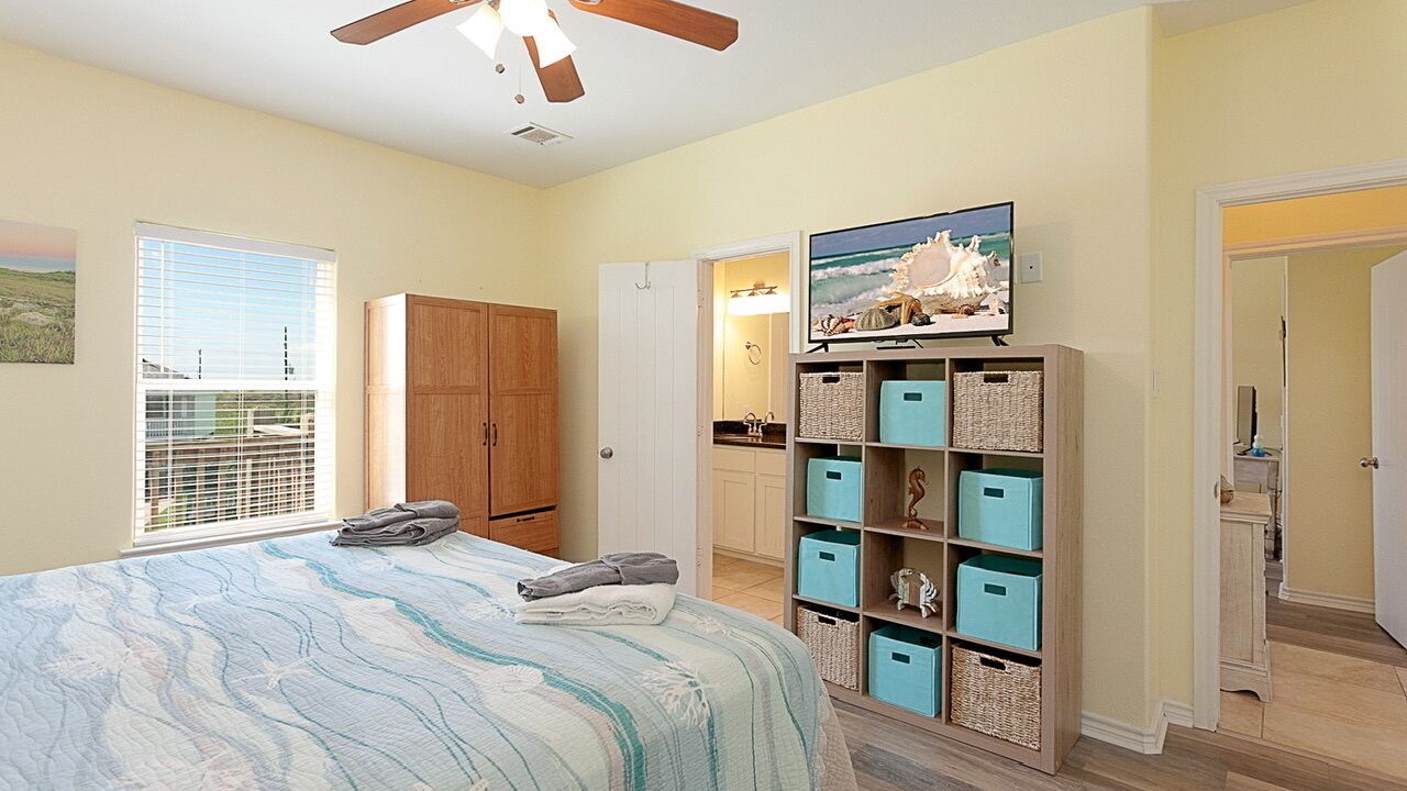 Photo of Bedroom in Port Bolivar