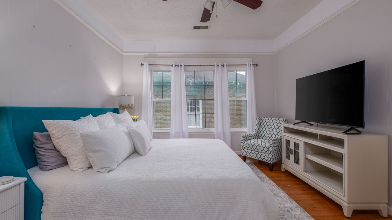 Photo of Bedroom in Crestline Heights