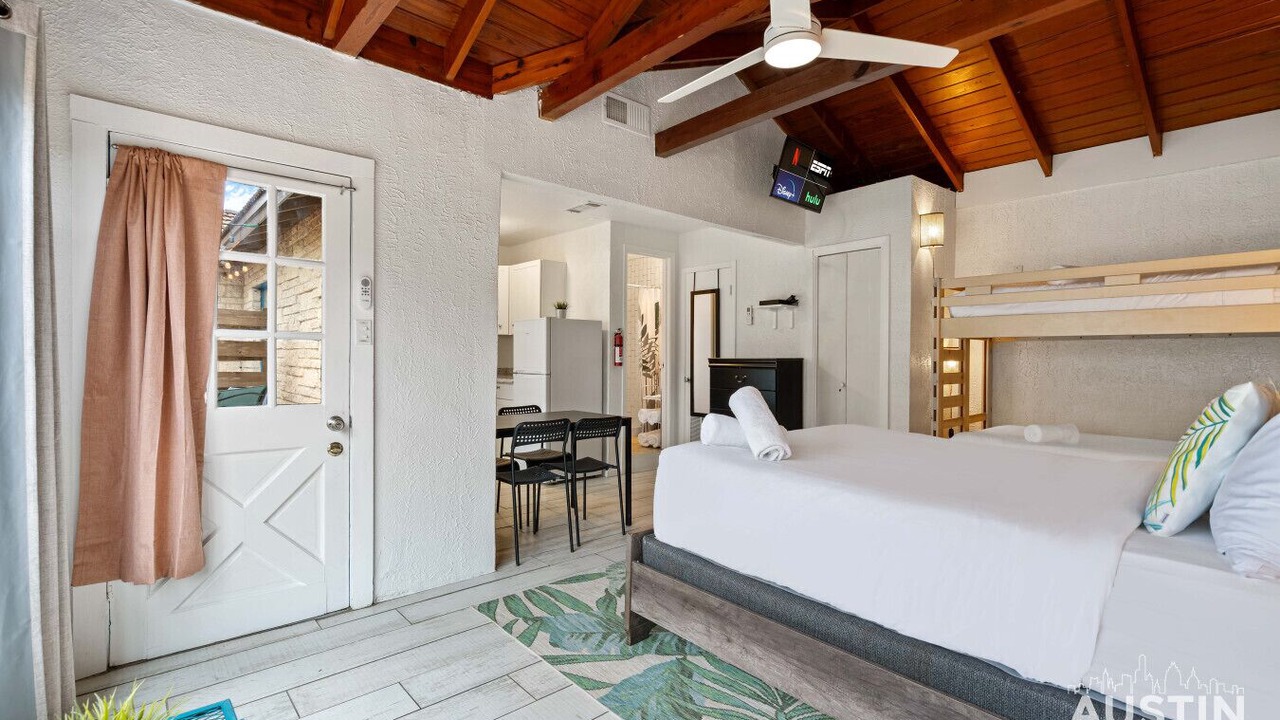 Photo of Bedroom in Volente