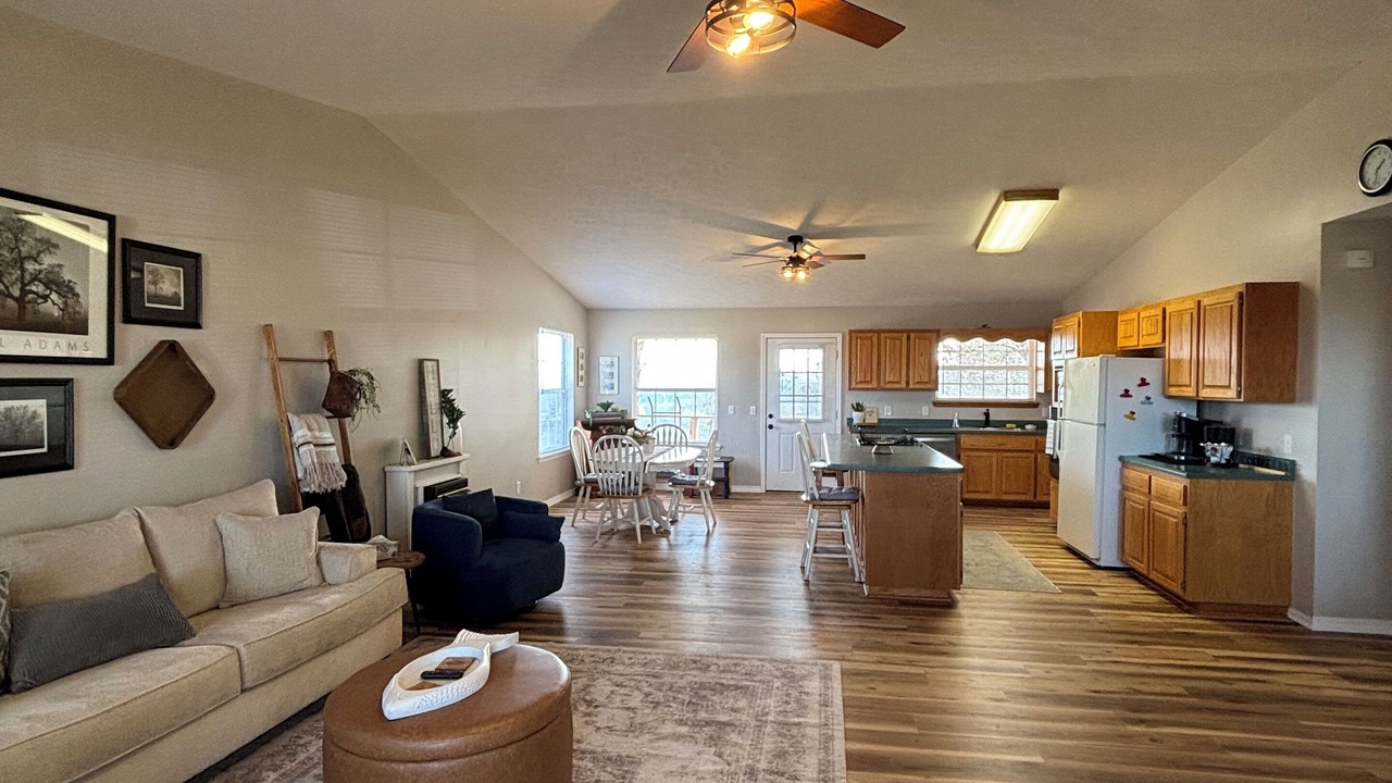 Photo of Livingroom in Lone Rock