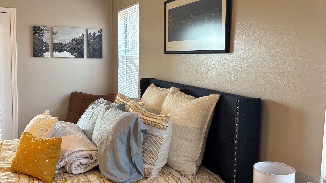 Photo of Bedroom in Lone Rock