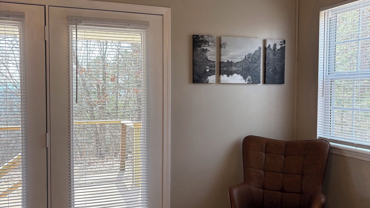 Photo of Bedroom in Lone Rock