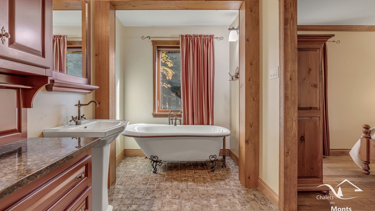Photo of Bathroom in Saint-Philemon