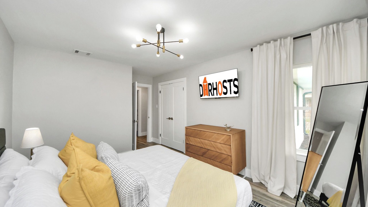 Photo of Bedroom in Garden Oaks