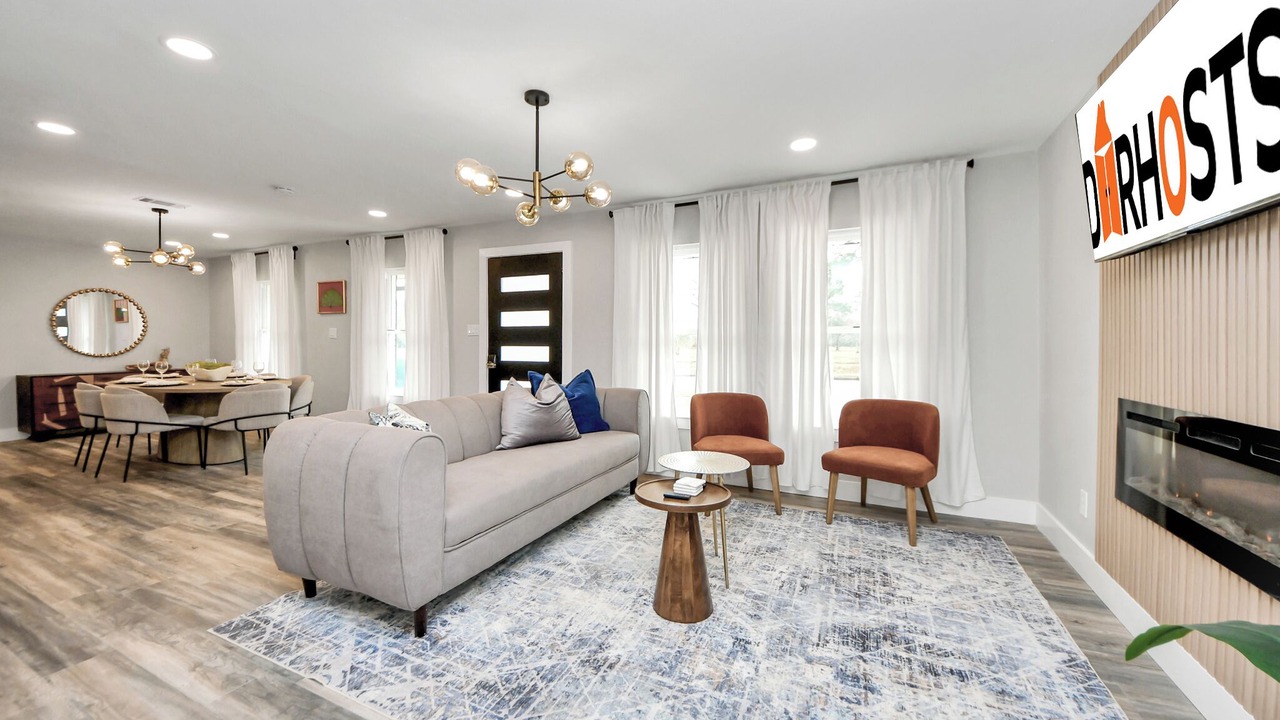 Photo of Livingroom in Garden Oaks