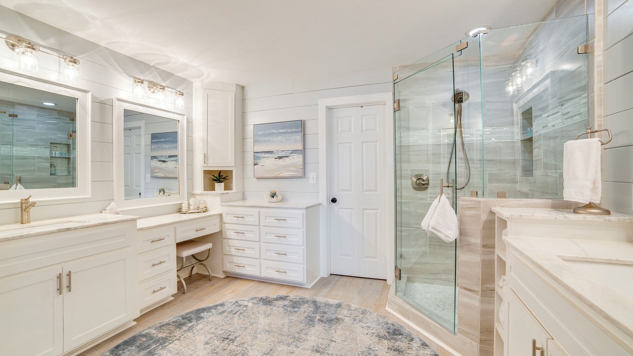 Photo of Bathroom in Enchanted Oaks
