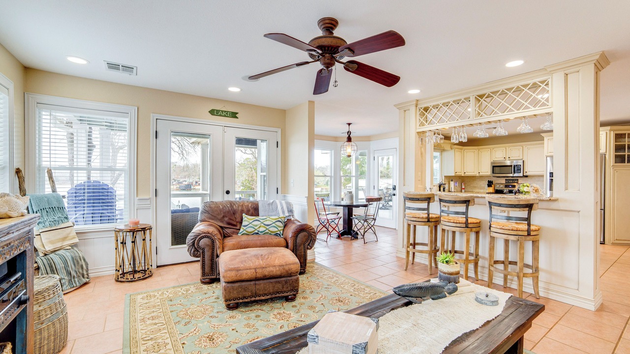 Photo of Livingroom in Enchanted Oaks