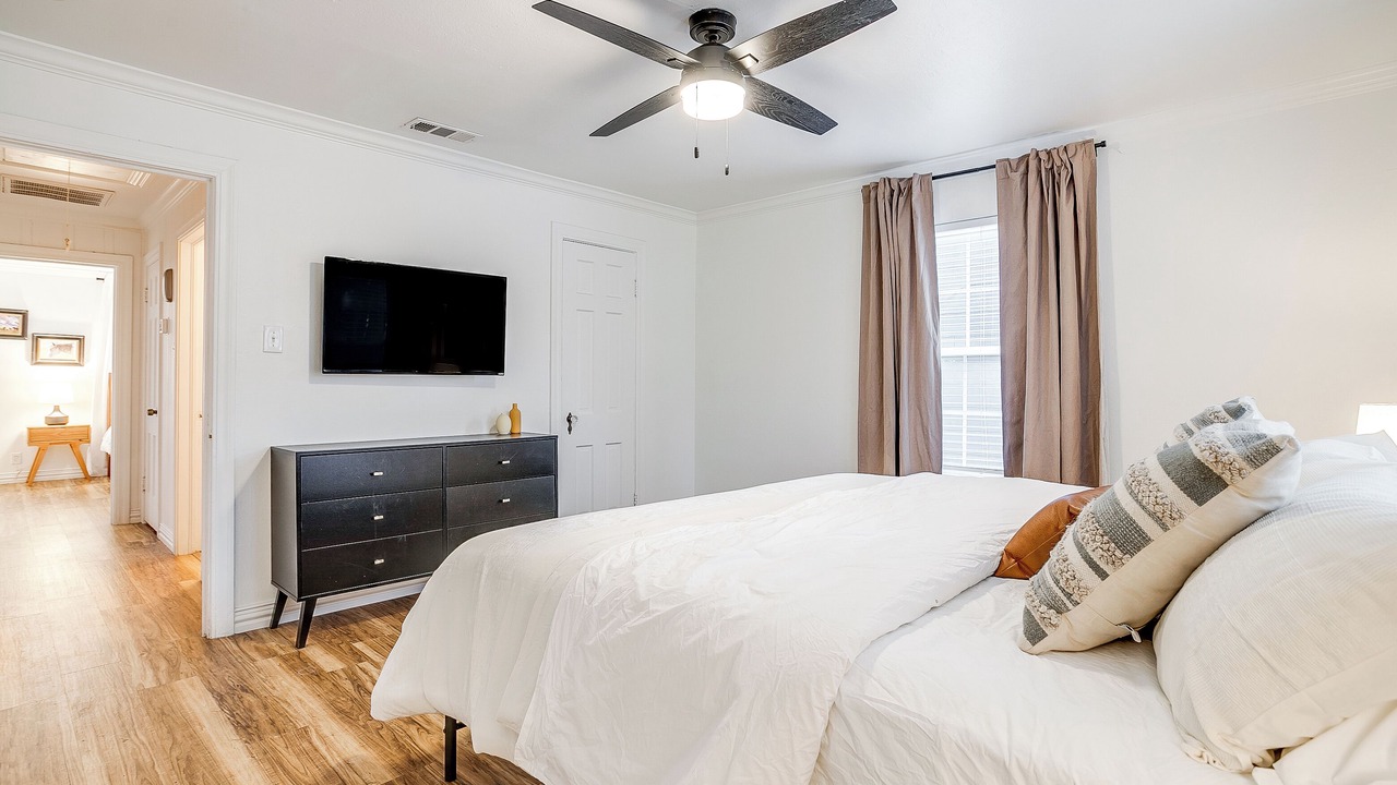 Photo of Bedroom in Fort Worth Cultural District