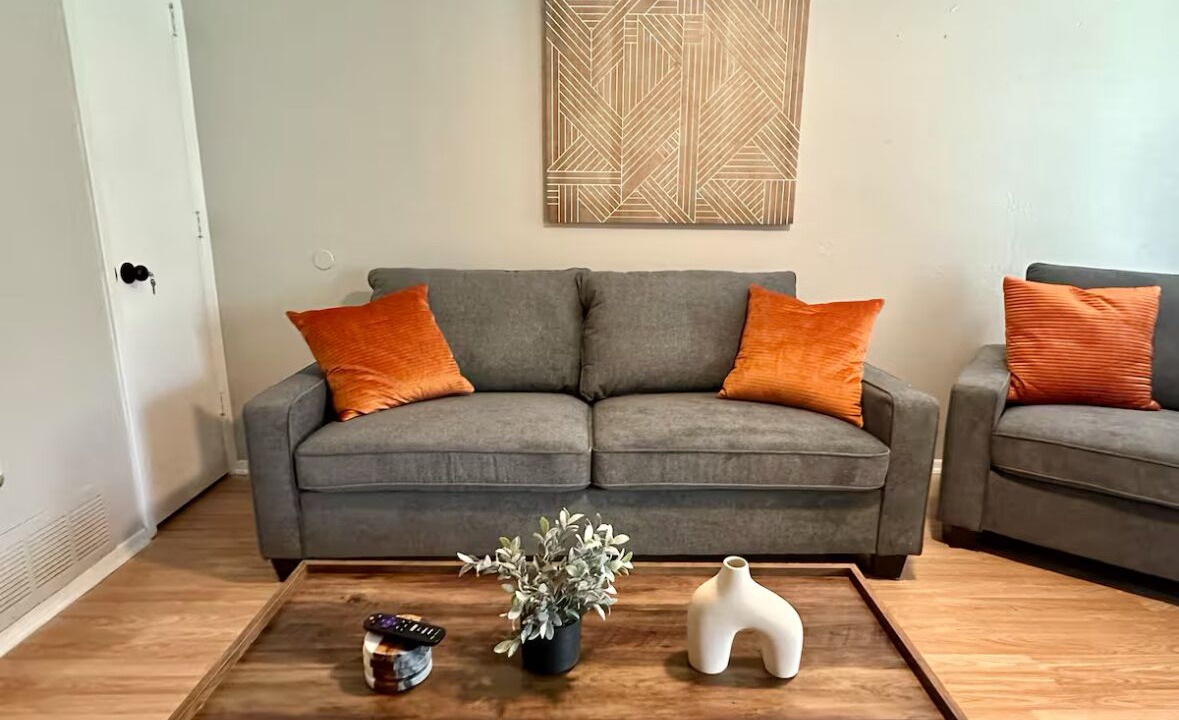 Photo of Livingroom in Central Arlington