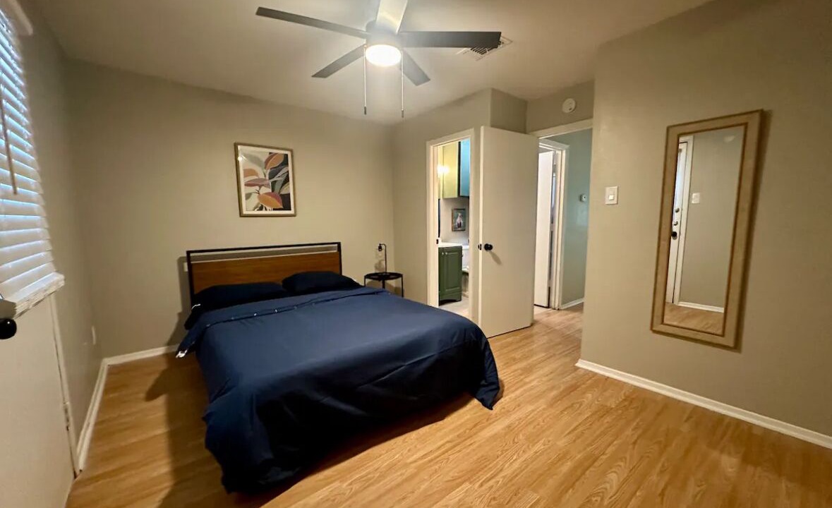 Photo of Bedroom in Central Arlington