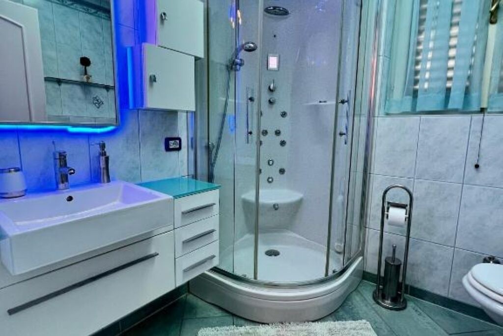 Photo of Bathroom in Sumartin