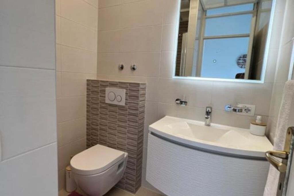 Photo of Bathroom in Sumartin