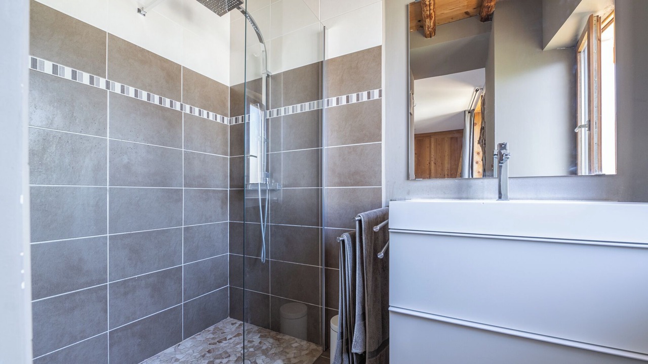 Photo of Bathroom in Huez-en-Oisans