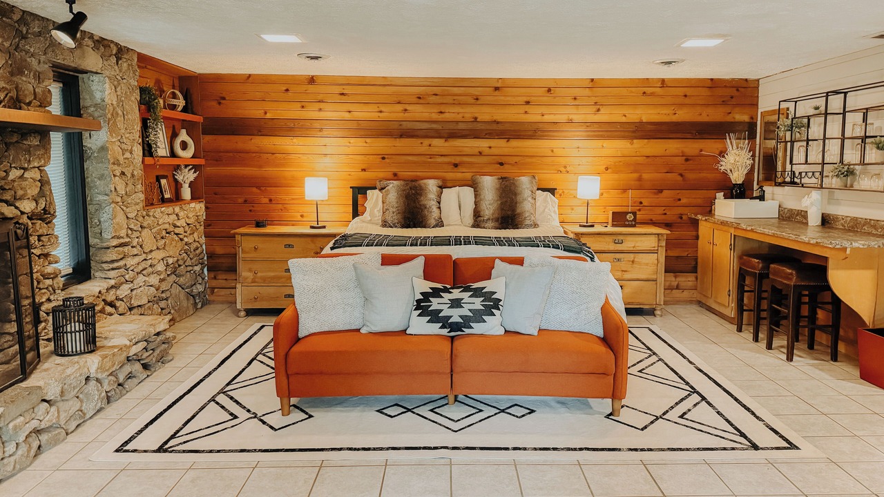 Photo of Bedroom in Hendersonville