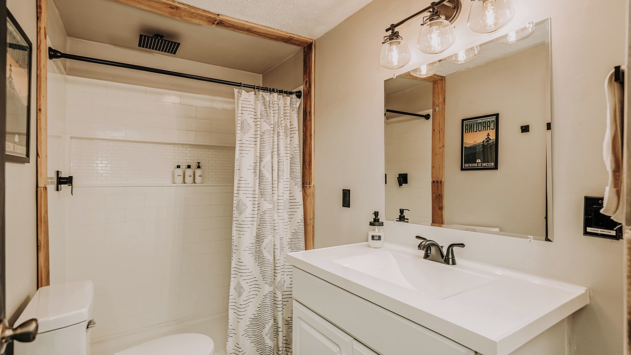 Photo of Bathroom in Hendersonville