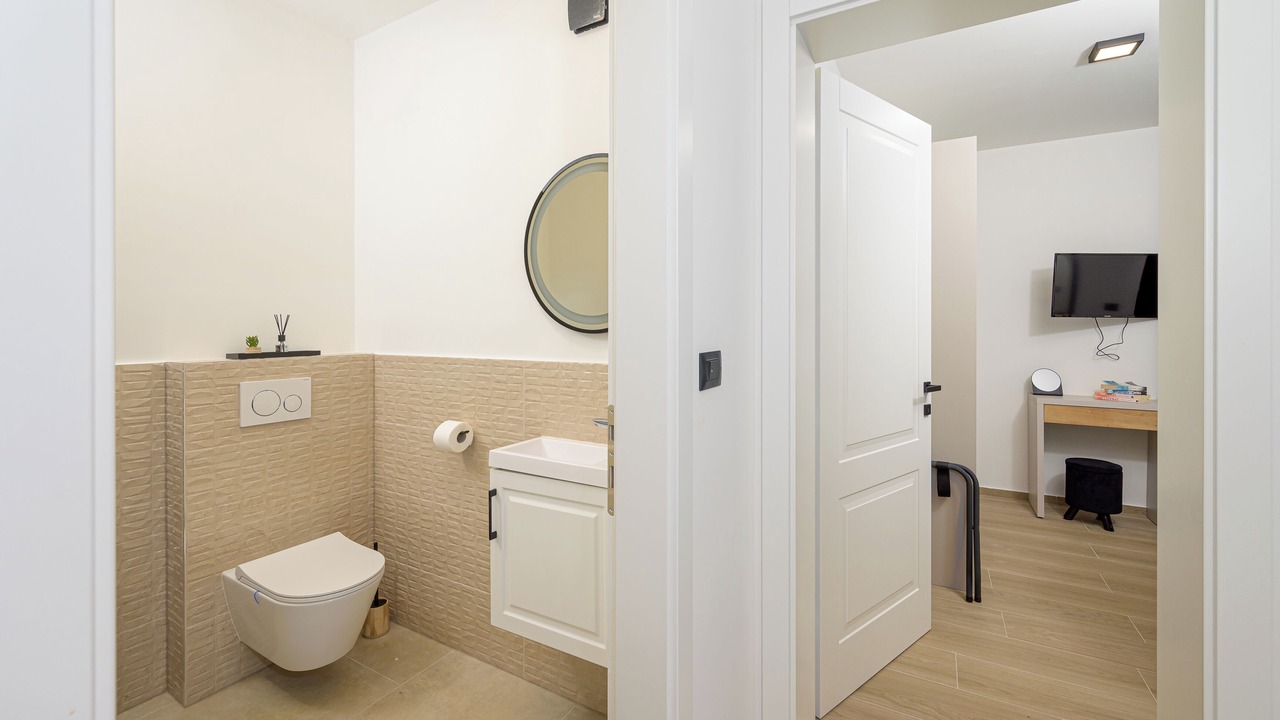 Photo of Bathroom in Gajana