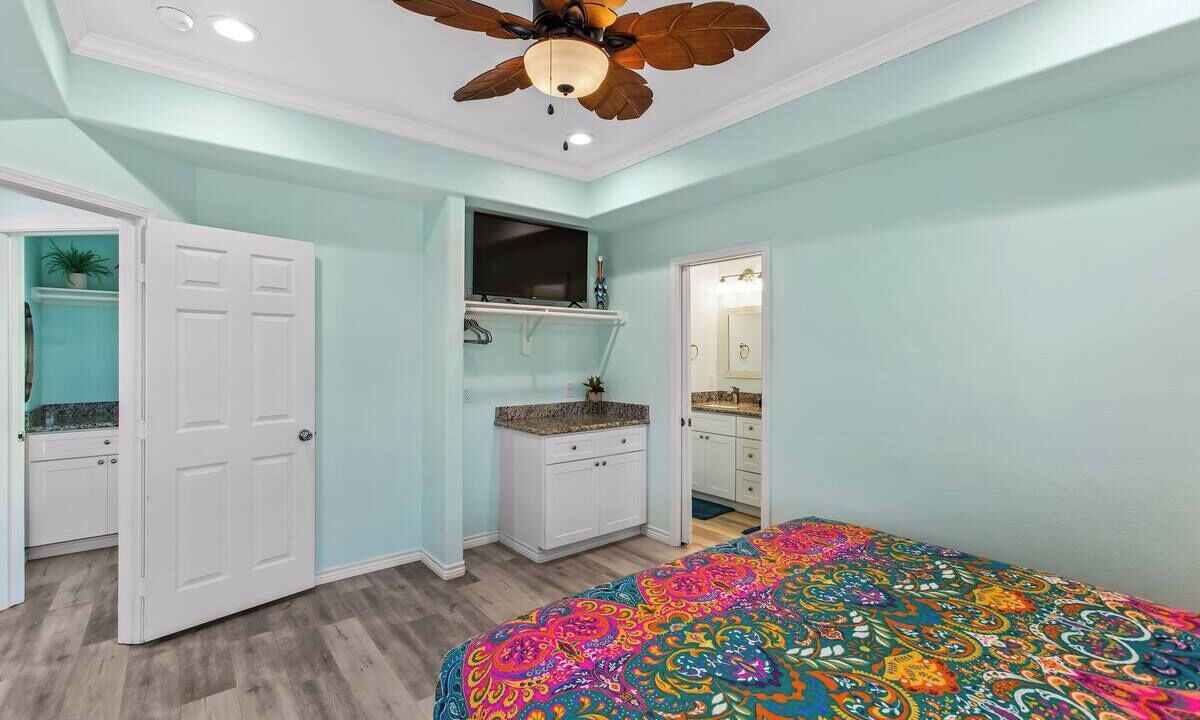 Photo of Bedroom in Port Bolivar